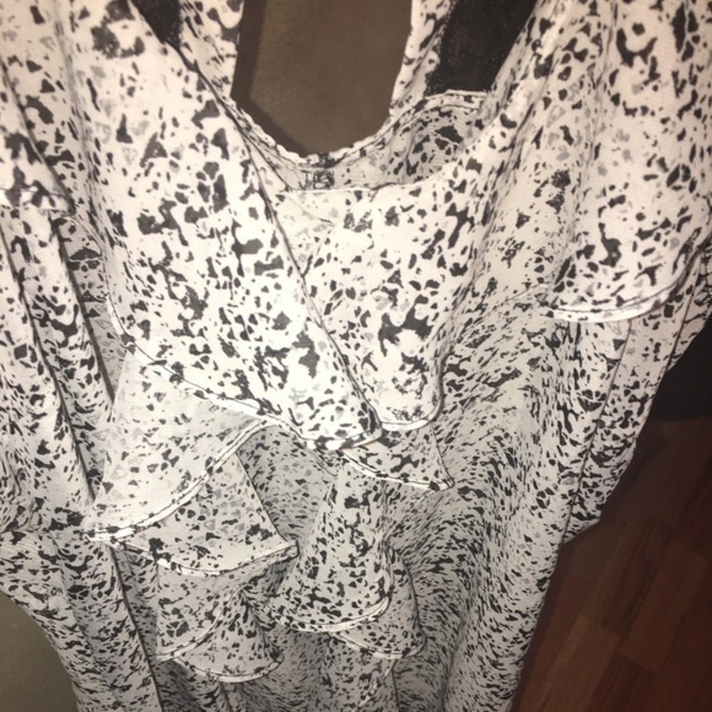 Maureces Black and White speckle Top